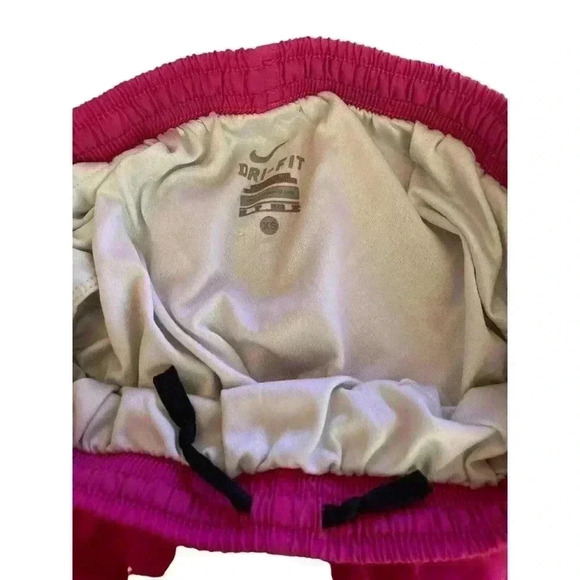 NIKE DRI FIT PINK WITH WHITE EDGES SIZE XS SHORT - Picture 3 of 3
